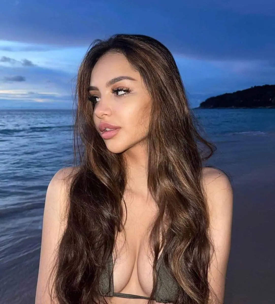 Alinni escort in Dubai