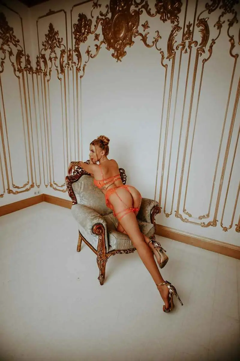 Candy escort in Dubai