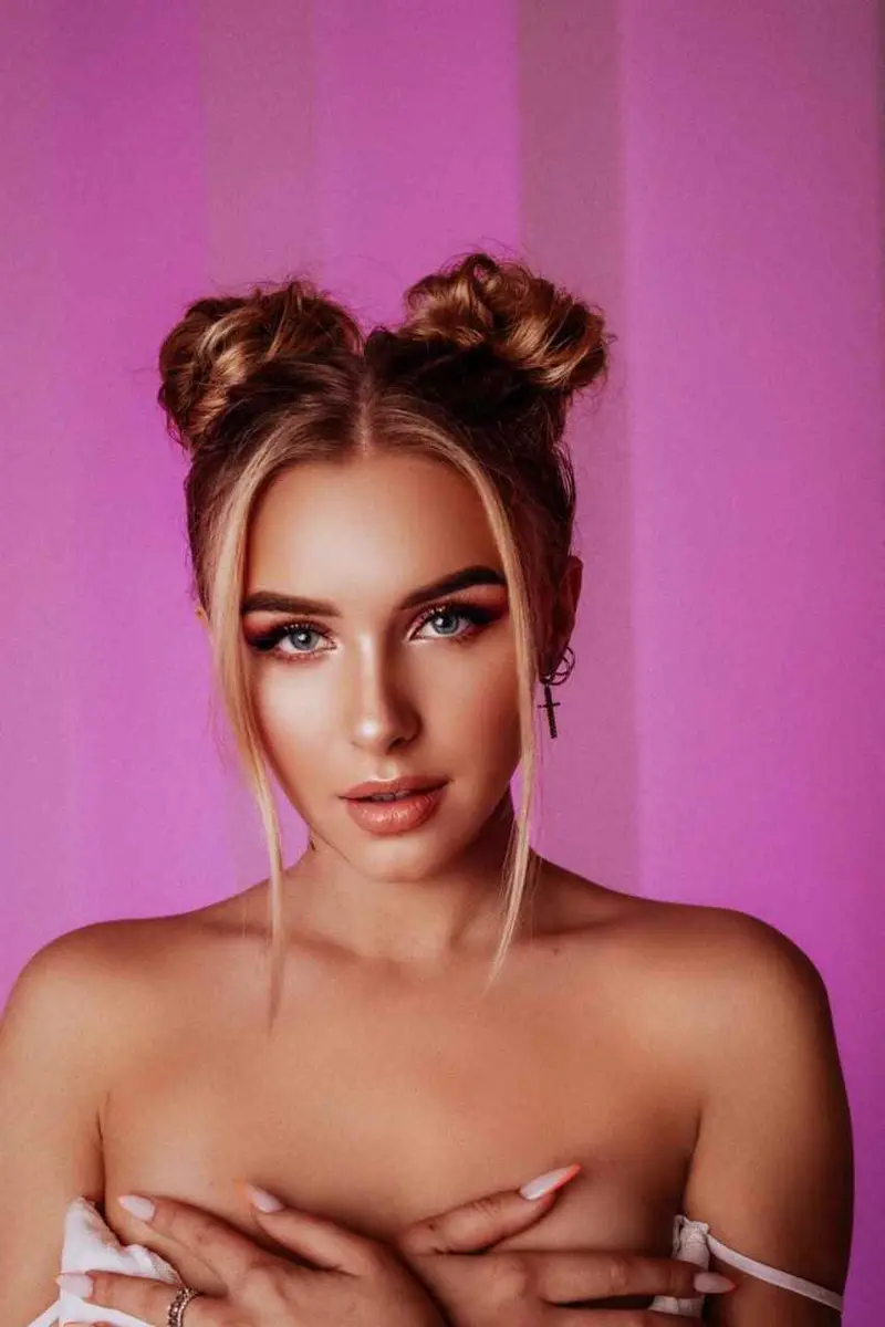 Candy escort in Dubai