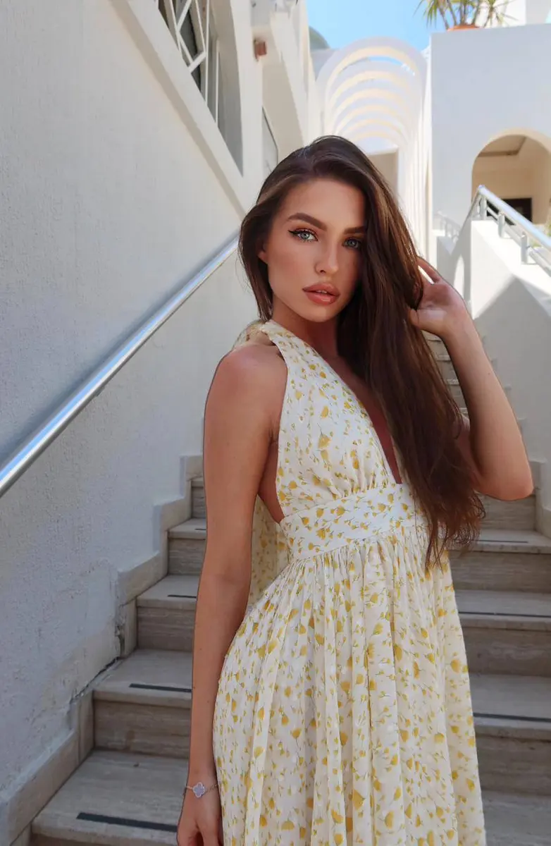 Viollen escort in Dubai